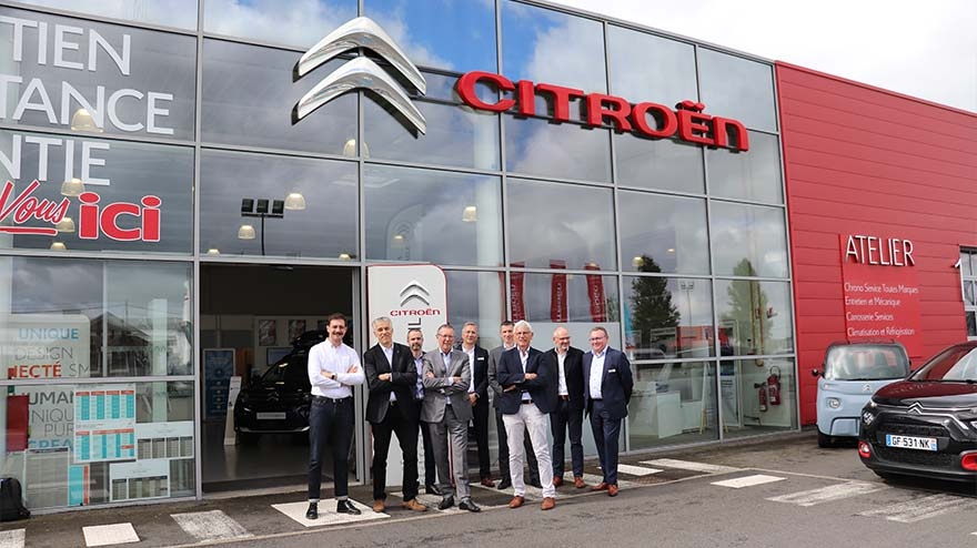 Visite de Vincent Cobee à Mary Automobiles Lisieux Citroën