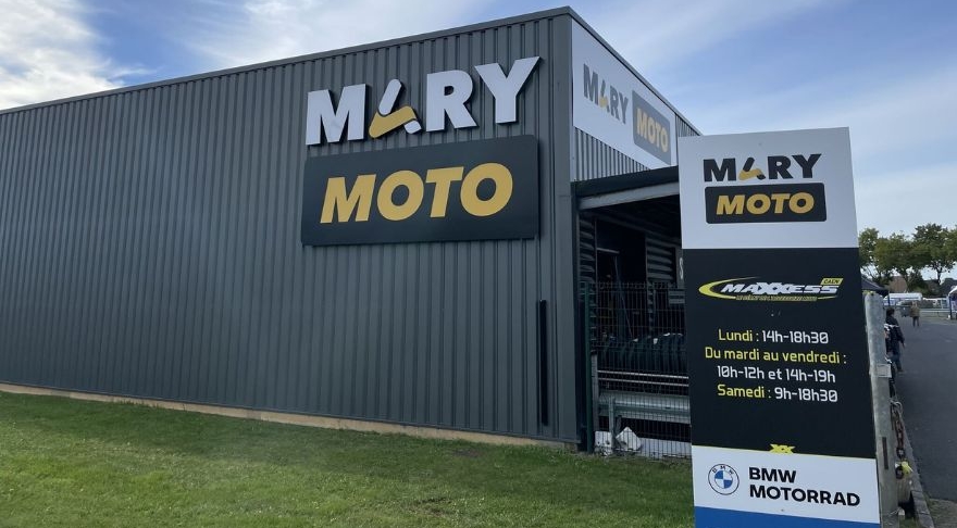 Nouvelle devanture pour Mary Moto