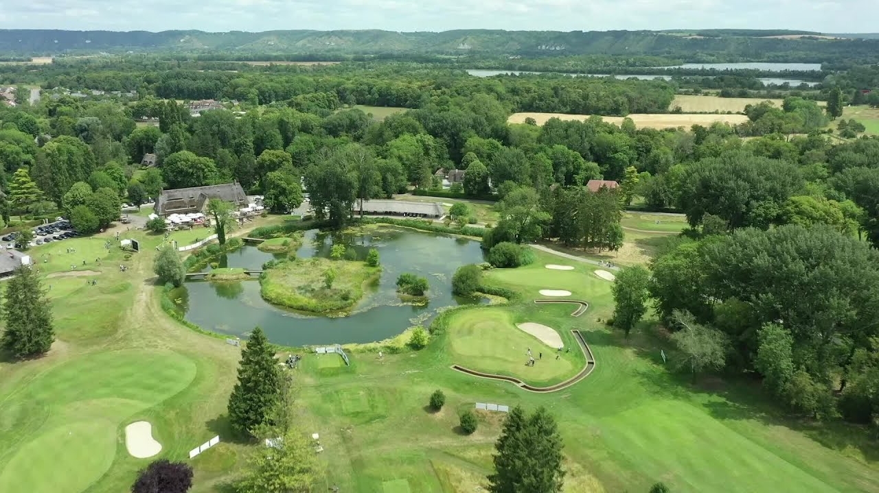 Au cœur du Golf du Vaudreuil, une référence du golf normand