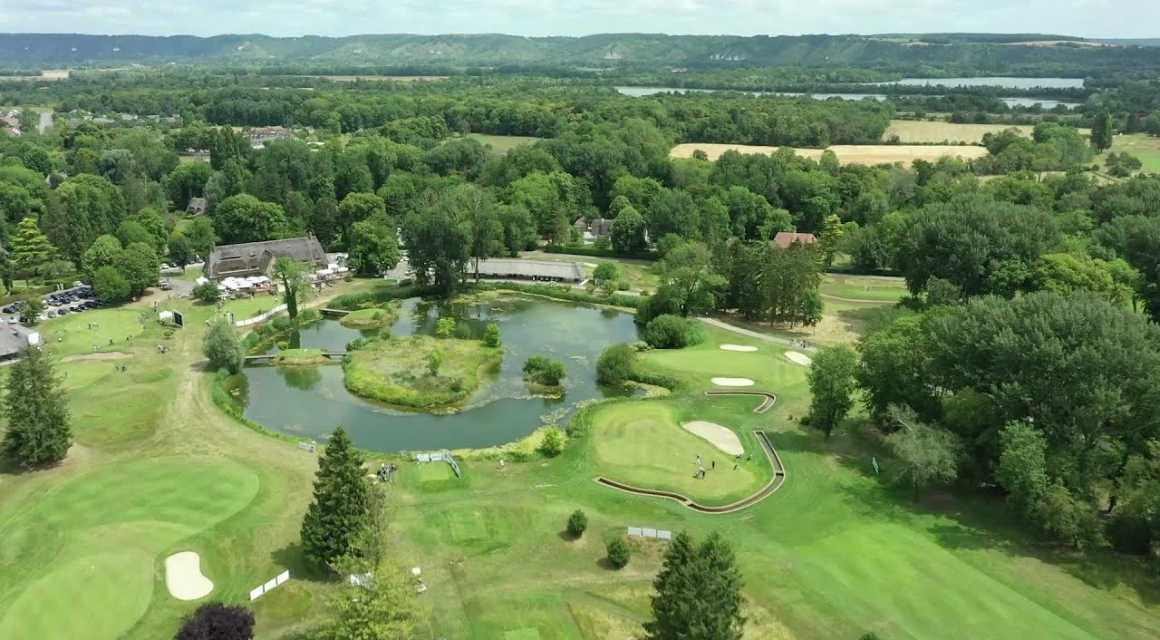 Au cœur du Golf du Vaudreuil, une référence du golf normand